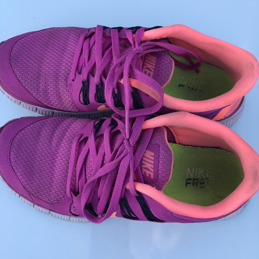 Women’s Nike sneakers